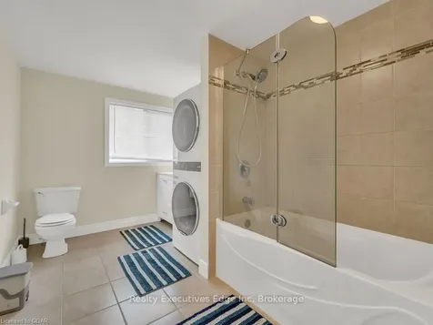 21 Munroe Crescent Guelph ON N1G 5E5