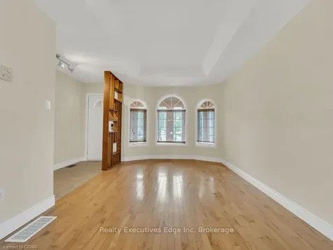 21 Munroe Crescent Guelph ON N1G 5E5