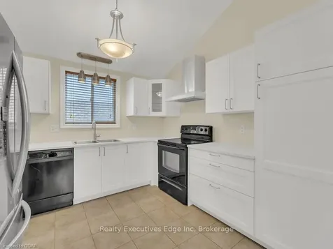21 Munroe Crescent Guelph ON N1G 5E5