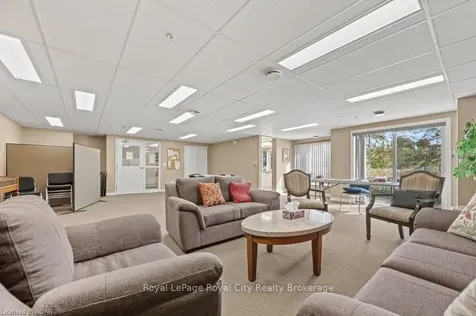 625 Street David Street S Centre Wellington ON N1M 0A8