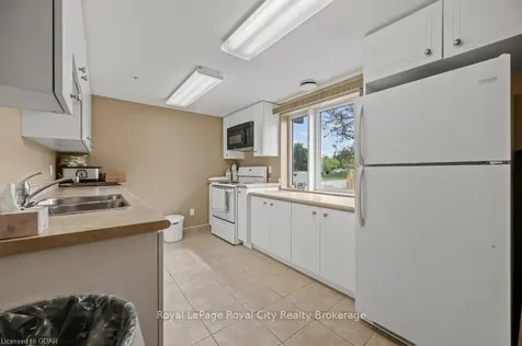 625 Street David Street S Centre Wellington ON N1M 0A8
