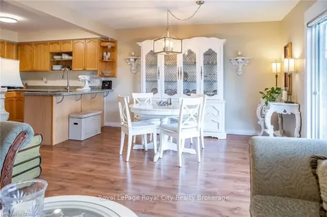 31 Schroder Crescent Guelph ON N1E 7M6
