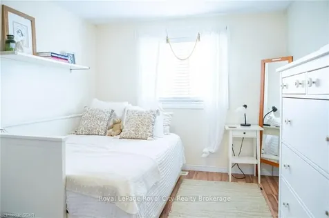 31 Schroder Crescent Guelph ON N1E 7M6