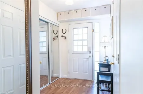 31 Schroder Crescent Guelph ON N1E 7M6