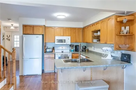 31 Schroder Crescent Guelph ON N1E 7M6