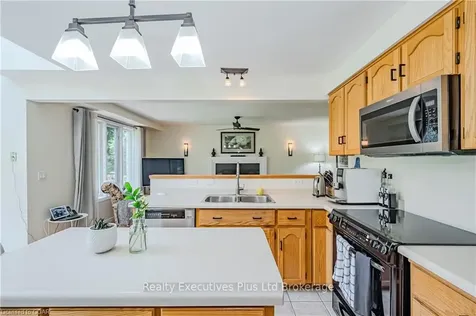 309 Stephanie Drive Guelph ON N1K 1P2