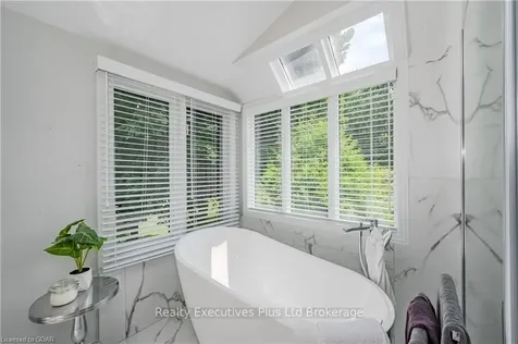 309 Stephanie Drive Guelph ON N1K 1P2