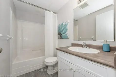 124 Gosling Gardens Guelph ON N1G 5K6