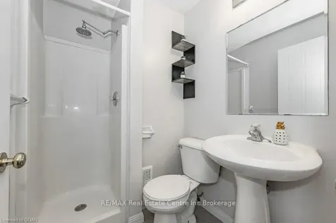 124 Gosling Gardens Guelph ON N1G 5K6