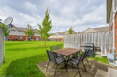 124 Gosling Gardens Guelph ON N1G 5K6