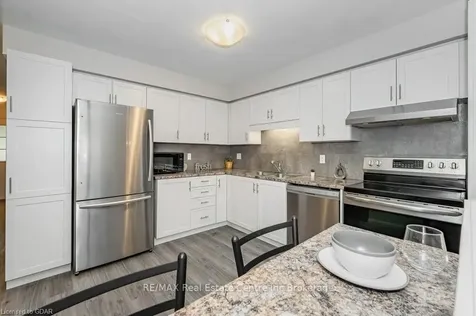124 Gosling Gardens Guelph ON N1G 5K6