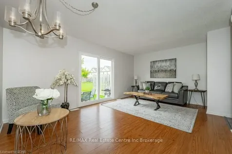 124 Gosling Gardens Guelph ON N1G 5K6