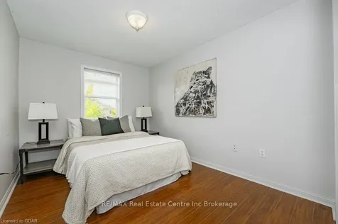 124 Gosling Gardens Guelph ON N1G 5K6