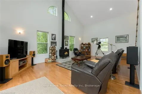 8906 Wellington Road 50 N/a Erin ON N0B 2K0