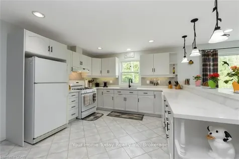 8906 Wellington Road 50 N/a Erin ON N0B 2K0