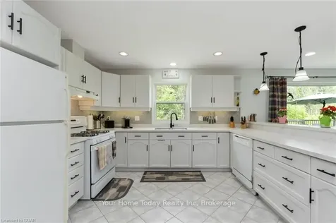 8906 Wellington Road 50 N/a Erin ON N0B 2K0