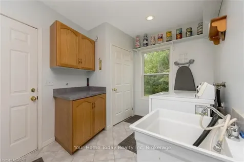 8906 Wellington Road 50 N/a Erin ON N0B 2K0