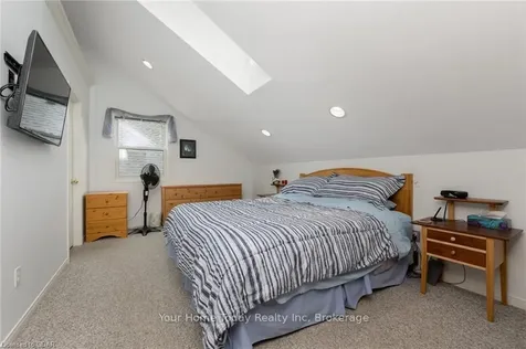 8906 Wellington Road 50 N/a Erin ON N0B 2K0