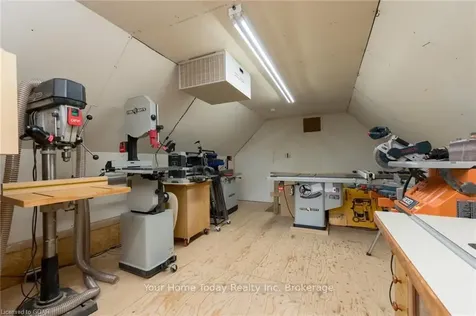 8906 Wellington Road 50 N/a Erin ON N0B 2K0