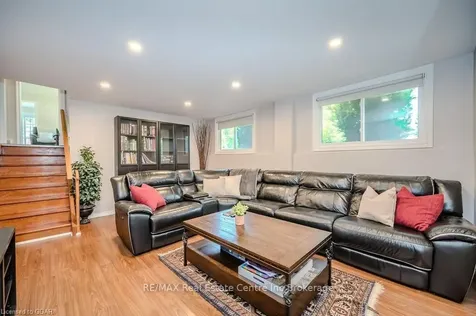 95 Balmoral Drive Guelph ON N1E 3N9