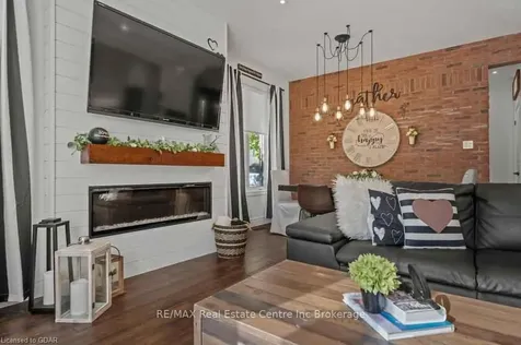 254 Gosling Gardens Guelph ON N1L 0M4