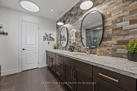 254 Gosling Gardens Guelph ON N1L 0M4