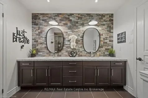 254 Gosling Gardens Guelph ON N1L 0M4