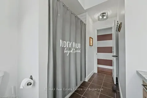 254 Gosling Gardens Guelph ON N1L 0M4