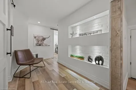 254 Gosling Gardens Guelph ON N1L 0M4