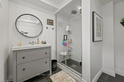 254 Gosling Gardens Guelph ON N1L 0M4