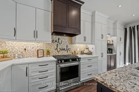 254 Gosling Gardens Guelph ON N1L 0M4