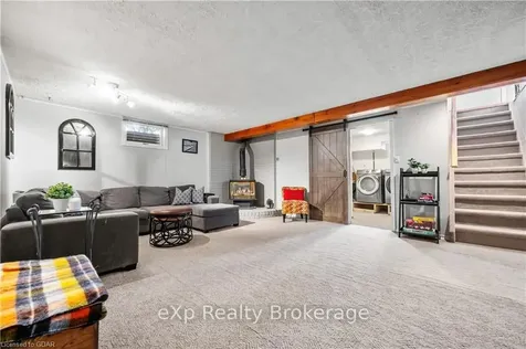 231 Chambers Crescent Centre Wellington ON N1M 3E4