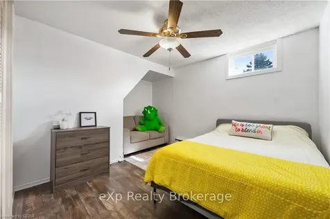 231 Chambers Crescent Centre Wellington ON N1M 3E4