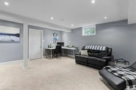 25 Reiner Crescent Wellesley ON N1H 5N8