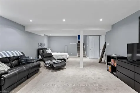 25 Reiner Crescent Wellesley ON N1H 5N8