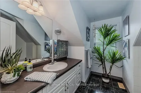 25 Mcelderry Road Guelph ON N1G 4K2