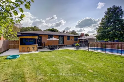 177 Francis Street W Wellington North ON N0G 1A0