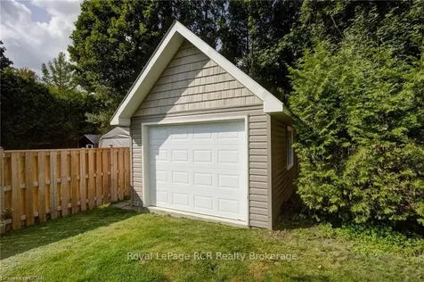 177 Francis Street W Wellington North ON N0G 1A0