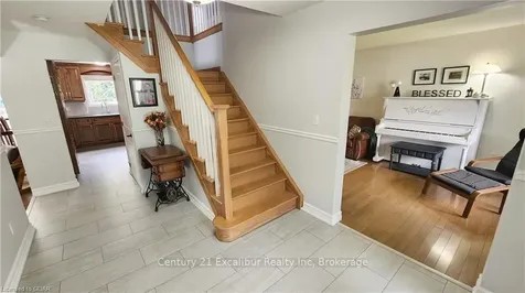 717 Campbell Avenue Centre Wellington ON N1M 3M9