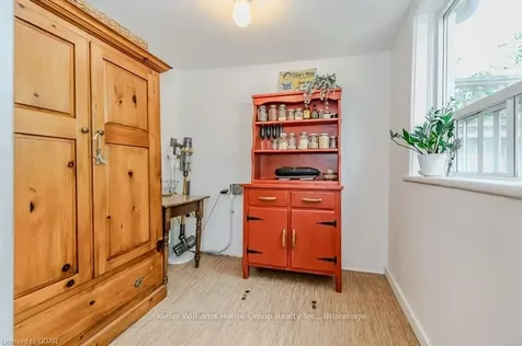 21 Mctague Street Guelph ON N1H 2A7
