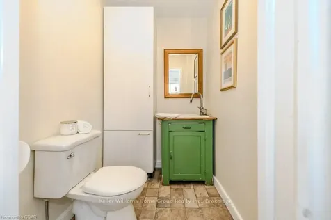 21 Mctague Street Guelph ON N1H 2A7