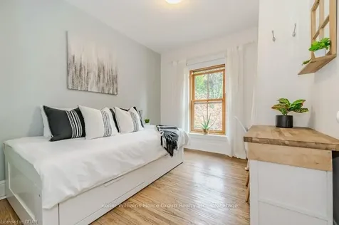 21 Mctague Street Guelph ON N1H 2A7