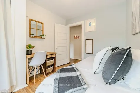 21 Mctague Street Guelph ON N1H 2A7