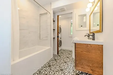 21 Mctague Street Guelph ON N1H 2A7