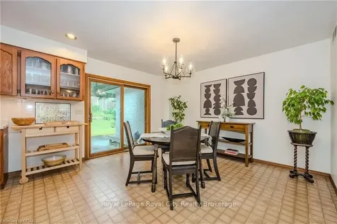 5 Halesmanor Court Guelph ON N1G 4E1
