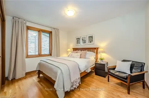 5 Halesmanor Court Guelph ON N1G 4E1