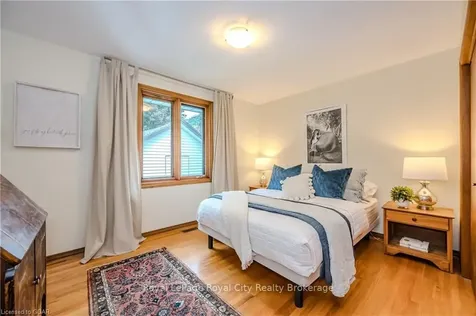 5 Halesmanor Court Guelph ON N1G 4E1