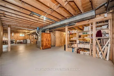 5 Halesmanor Court Guelph ON N1G 4E1