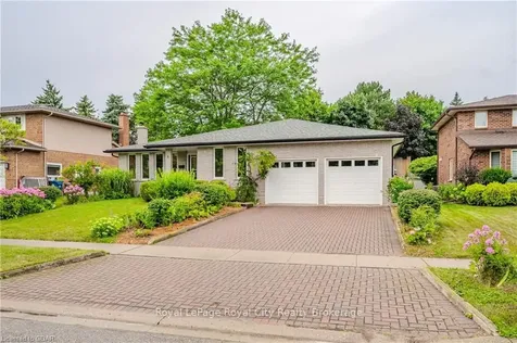 5 Halesmanor Court Guelph ON N1G 4E1