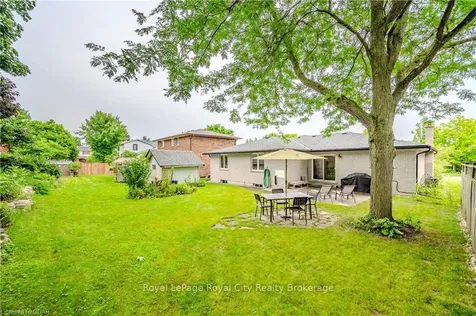 5 Halesmanor Court Guelph ON N1G 4E1